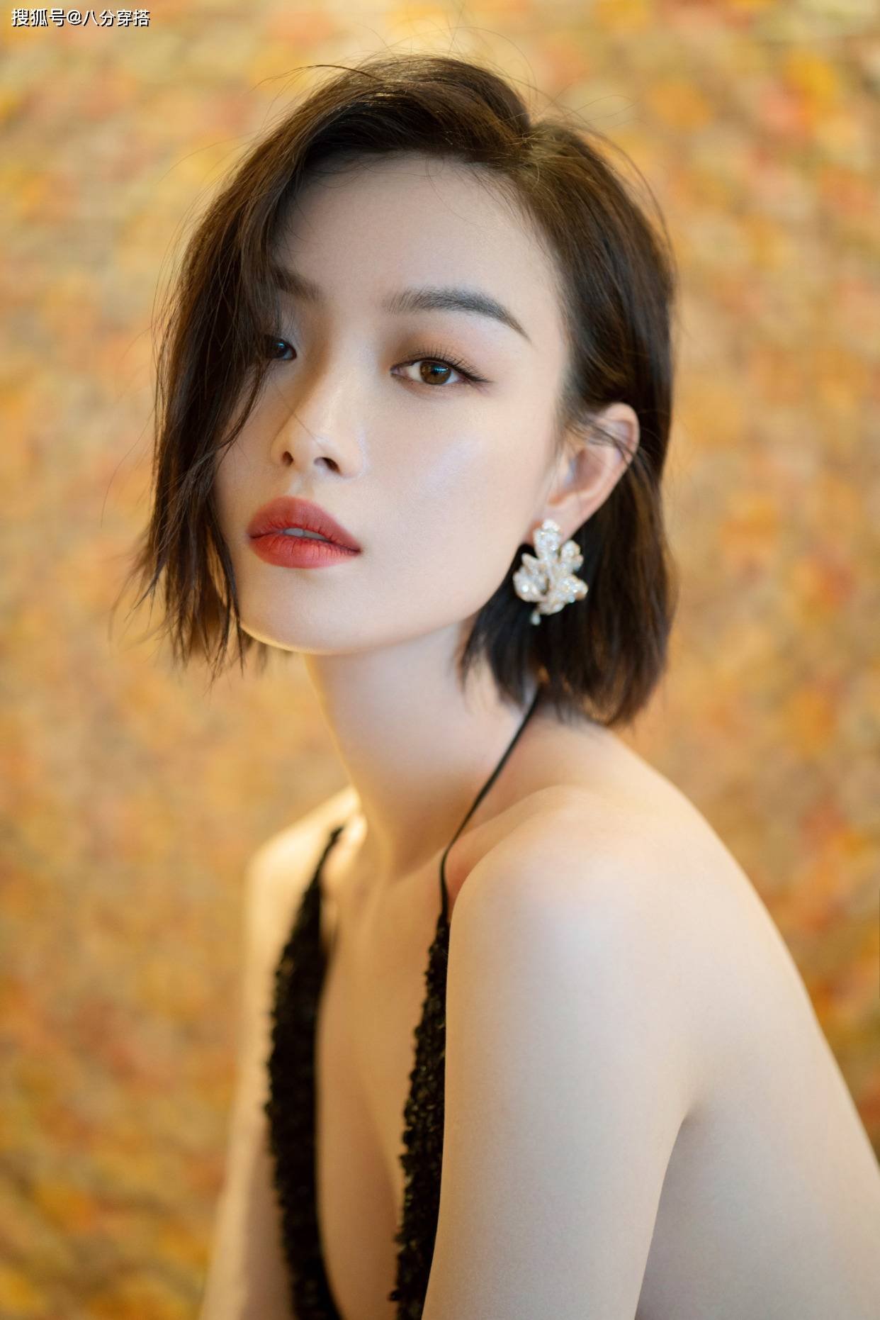 探索手机壁纸新风尚，高清全屏美女壁纸的高级魅力展示