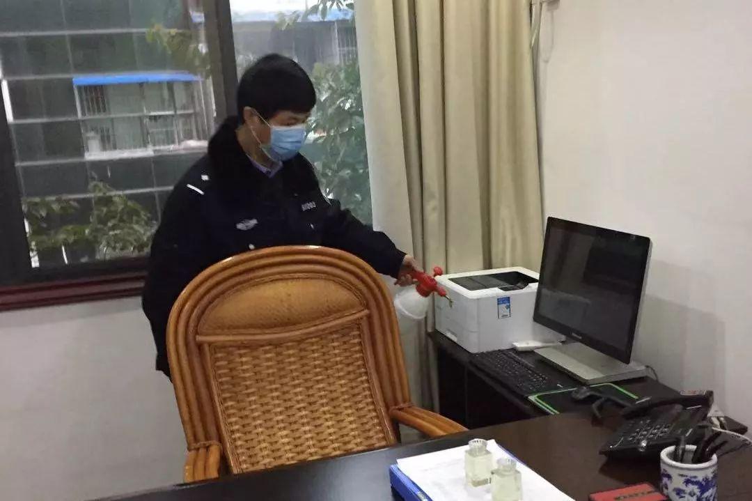 重庆疫情，防控措施与民众生活的影响