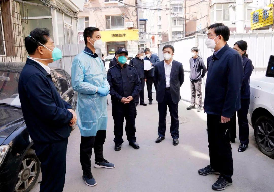 疫情全球视角下的英语素材与人文关怀