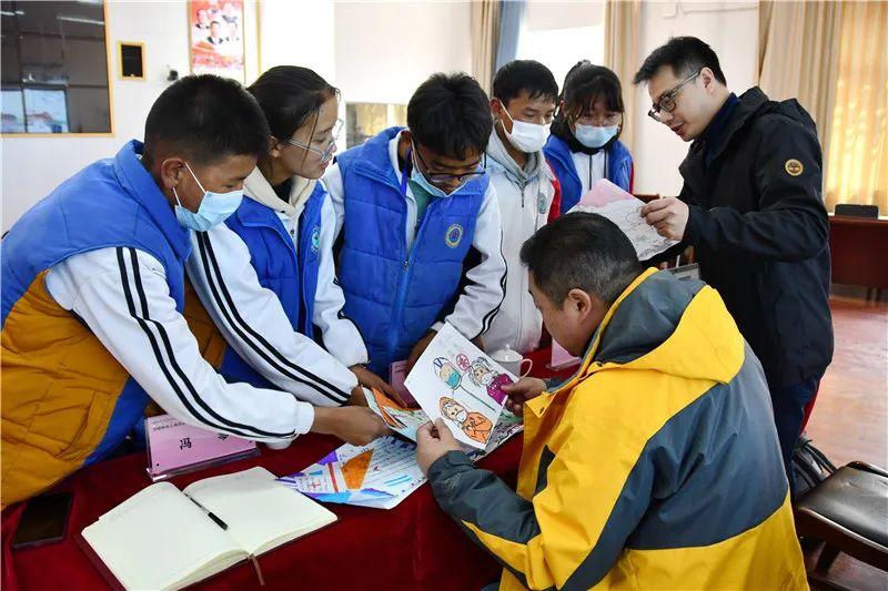 共筑健康防线，守护美好家园，疫情防控手抄报内容创意指南