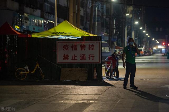 封城之殇，新疫情下的城市静默与挑战