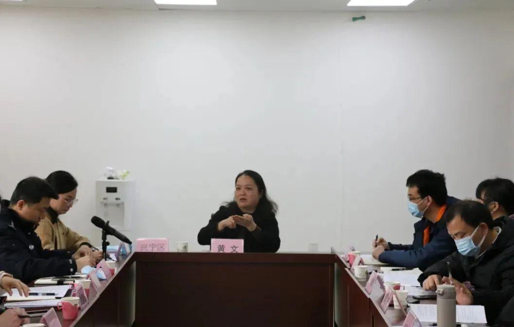 疫情新视界，新冠疫情动态与应对策略直播实录