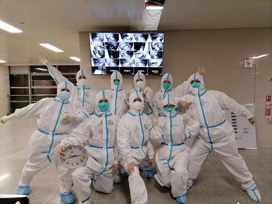 从初中生视角看新冠疫情的全球影响与个人应对策略