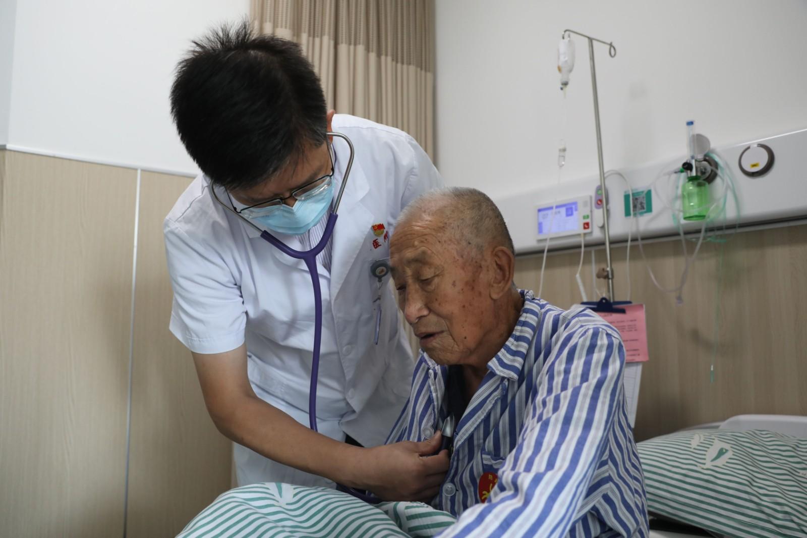 全球共情，新冠疫情下的挑战与应对策略