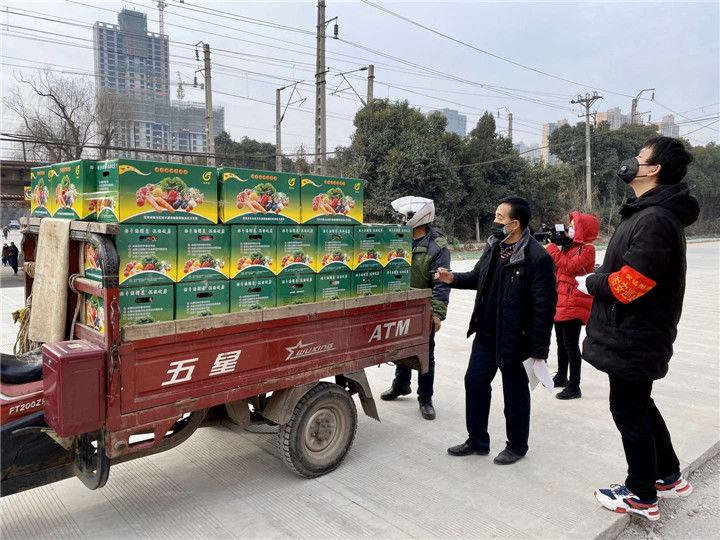 疫情中的温暖瞬间，人性的光辉与希望的力量