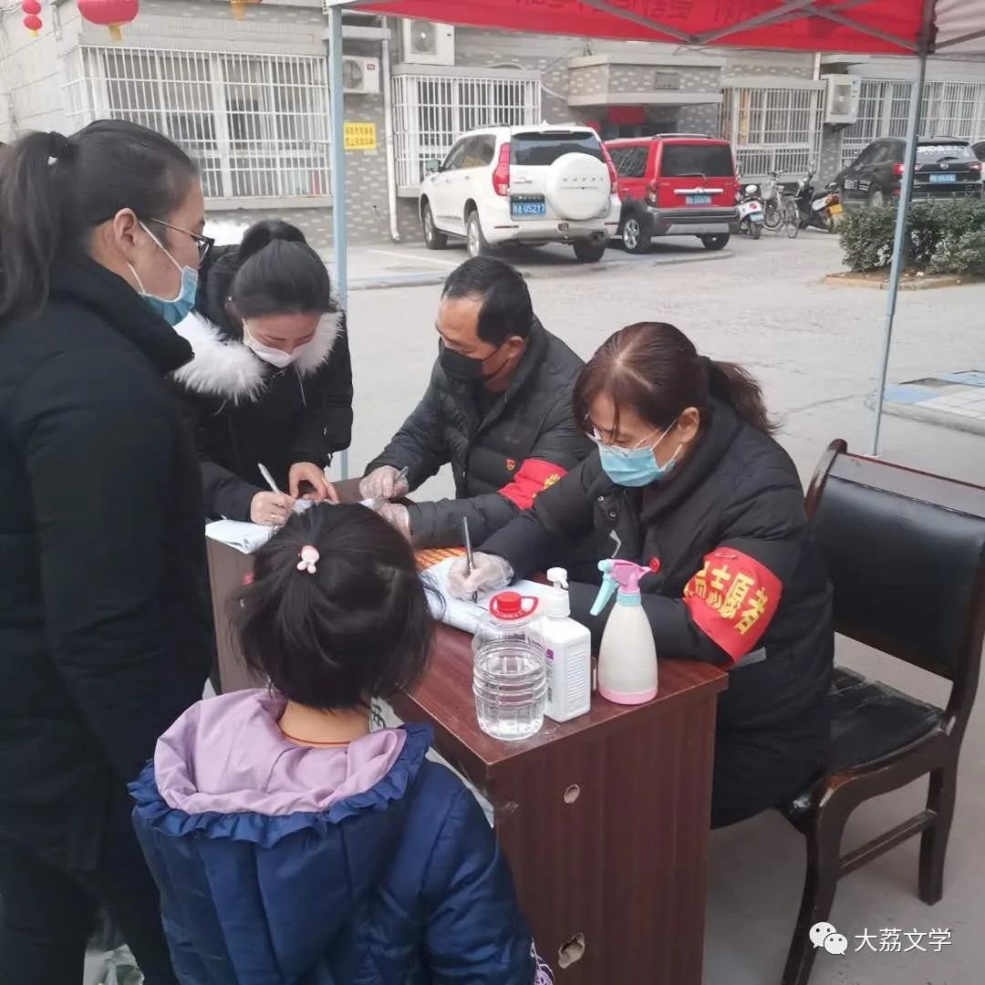 疫情下的温暖瞬间，人间真情在逆境中闪耀