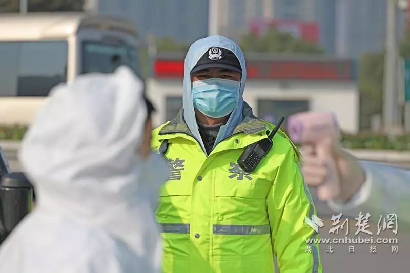 疫情下的温暖光芒，催人泪下的感人故事