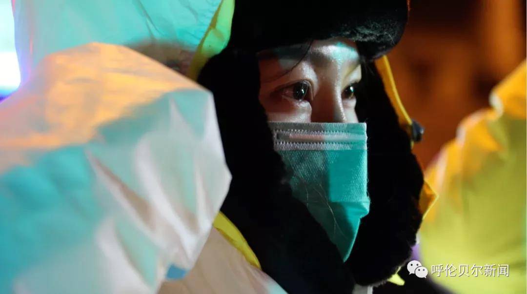 疫情下的温暖光芒，那些触动人心的感人瞬间